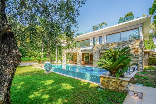 CO-EXCLUSIVITÉ - SAINT-JEAN-CAP-FERRAT - VILLA DE PRESTIGE