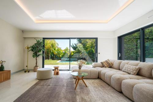 SAINT-JEAN-CAP-FERRAT - APPARTEMENT/VILLA - STATIONNEMENT